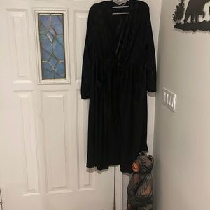 Black Skull Jacquard Self-Tie Duster Kimono Size 2